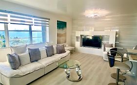 Panoramic Luxurious Waterfront One Bedroom Apartment With Miami Skyline View Free Parking 5Min Drive To Miami Beach
