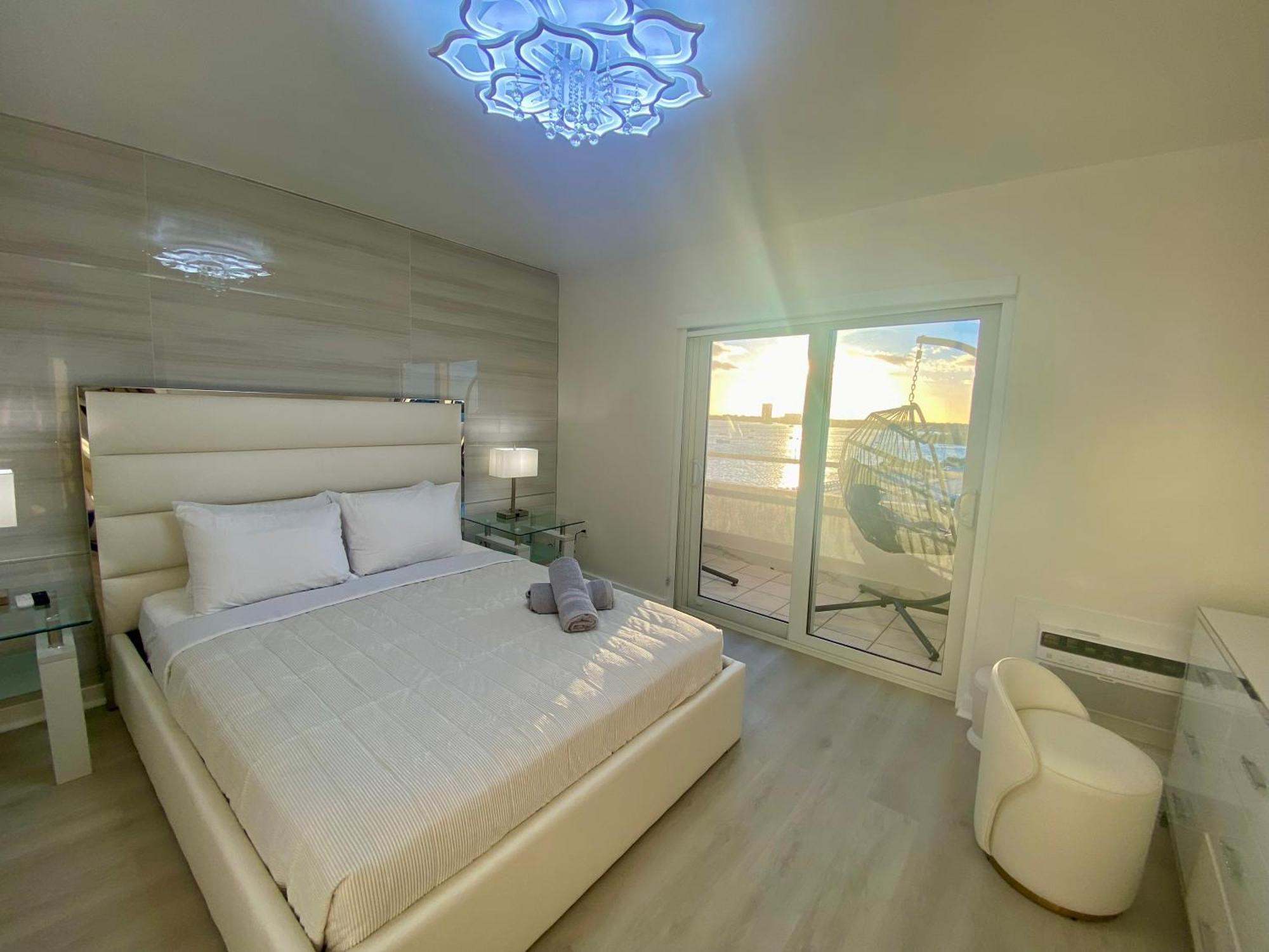 Panoramic Luxurious Waterfront One Bedroom Apartment With Miami Skyline View Free Parking 5Min Drive To Miami Beach Extérieur photo