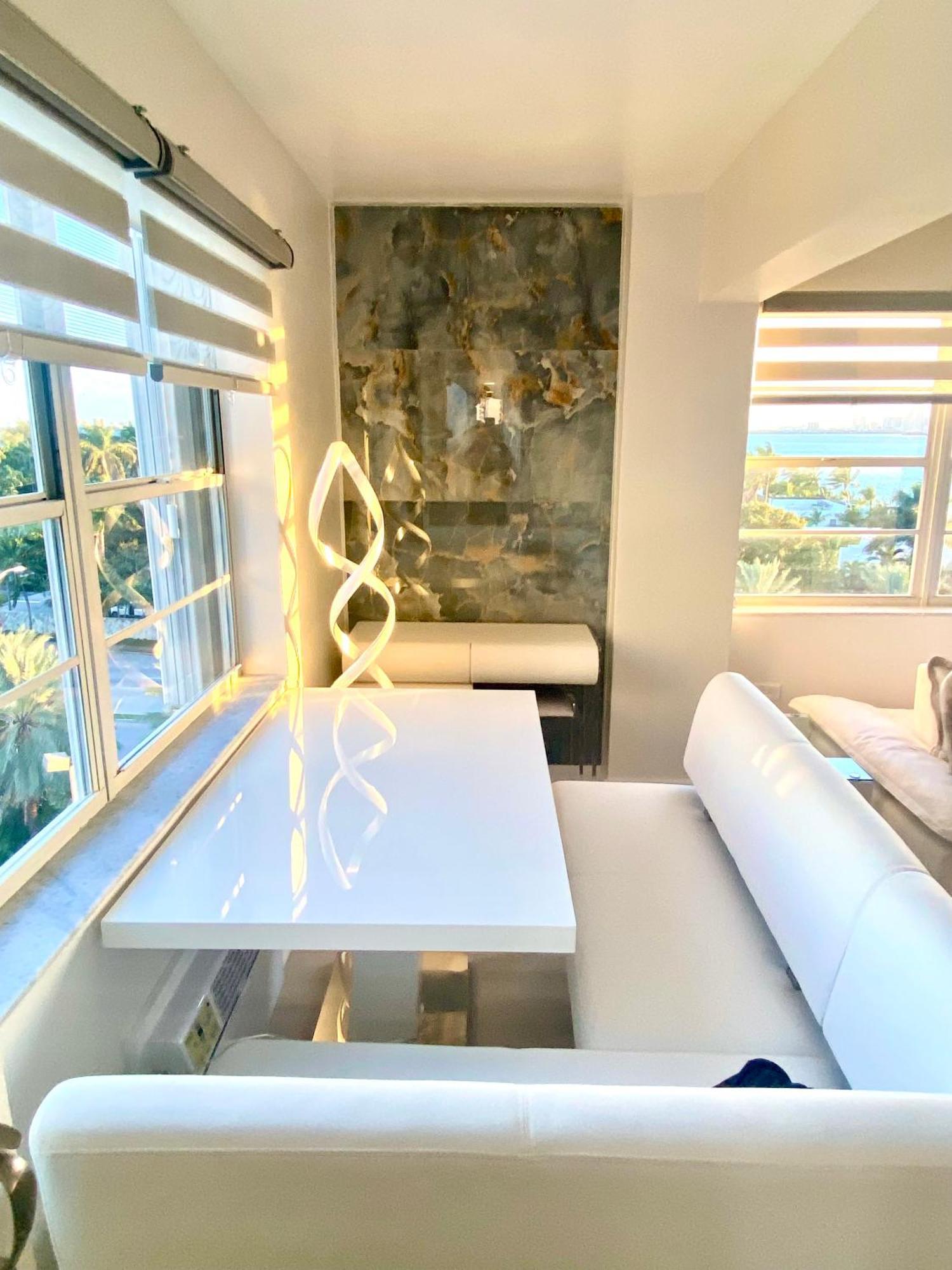 Panoramic Luxurious Waterfront One Bedroom Apartment With Miami Skyline View Free Parking 5Min Drive To Miami Beach Extérieur photo