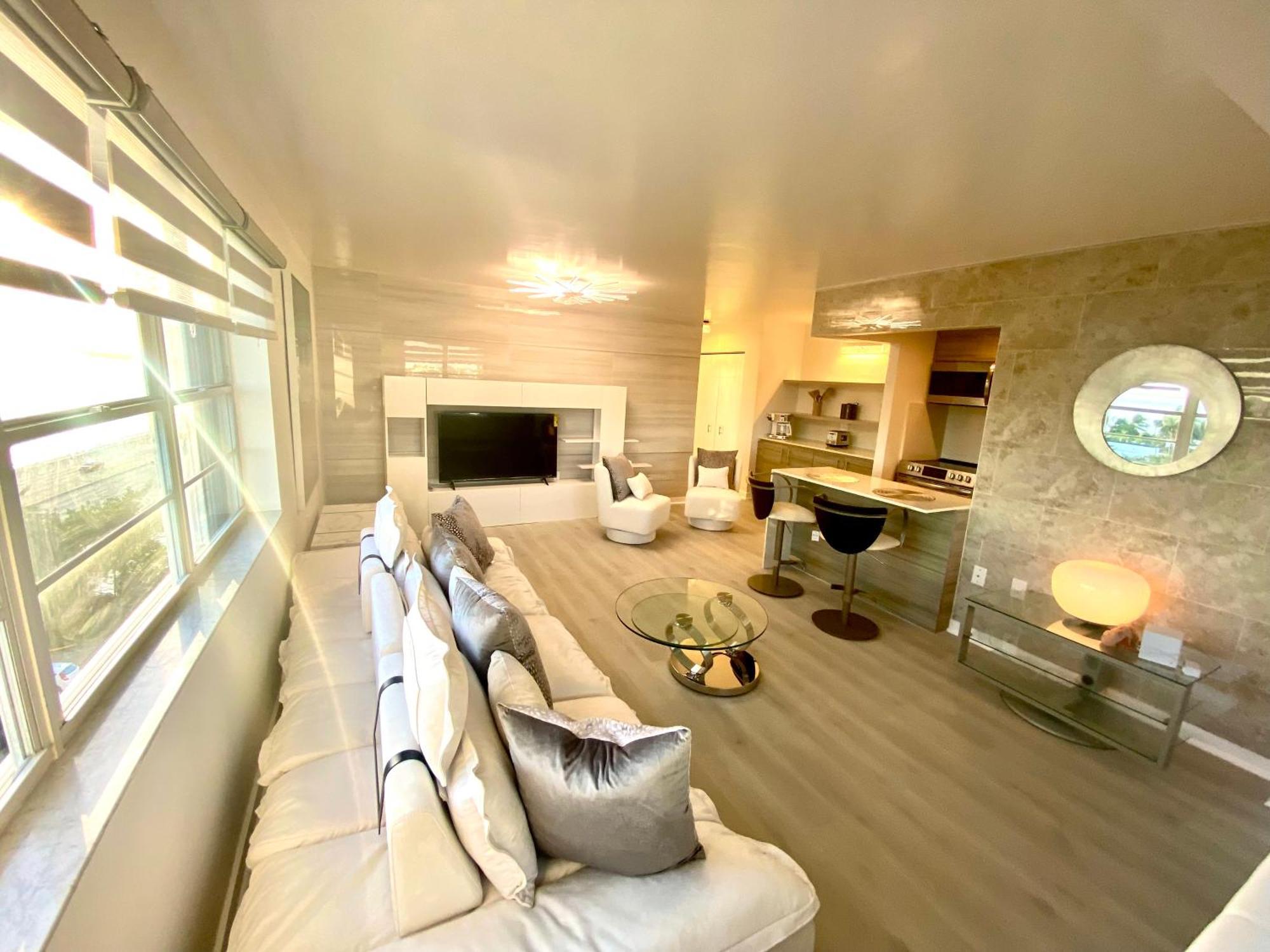 Panoramic Luxurious Waterfront One Bedroom Apartment With Miami Skyline View Free Parking 5Min Drive To Miami Beach Extérieur photo