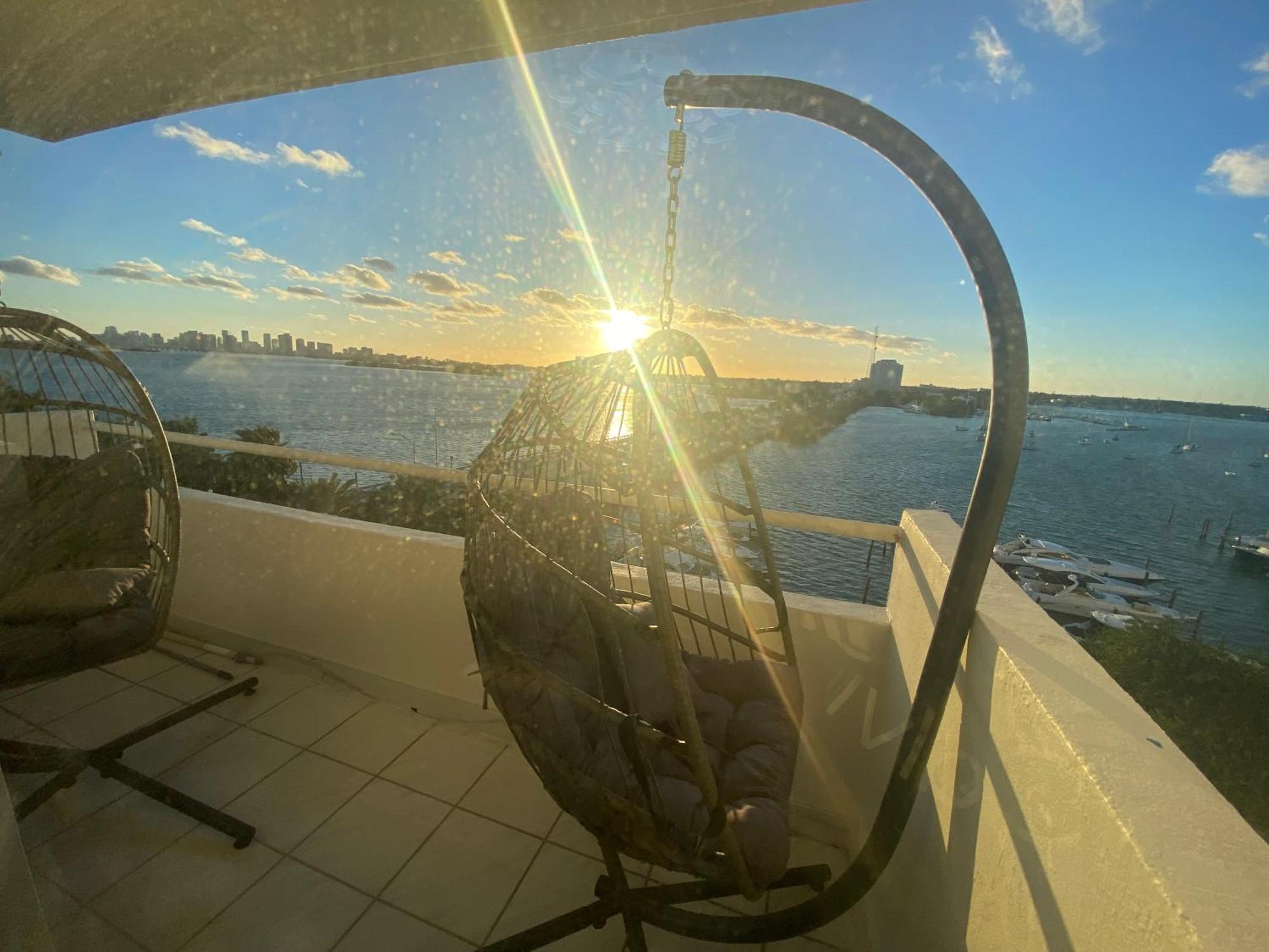 Panoramic Luxurious Waterfront One Bedroom Apartment With Miami Skyline View Free Parking 5Min Drive To Miami Beach Extérieur photo