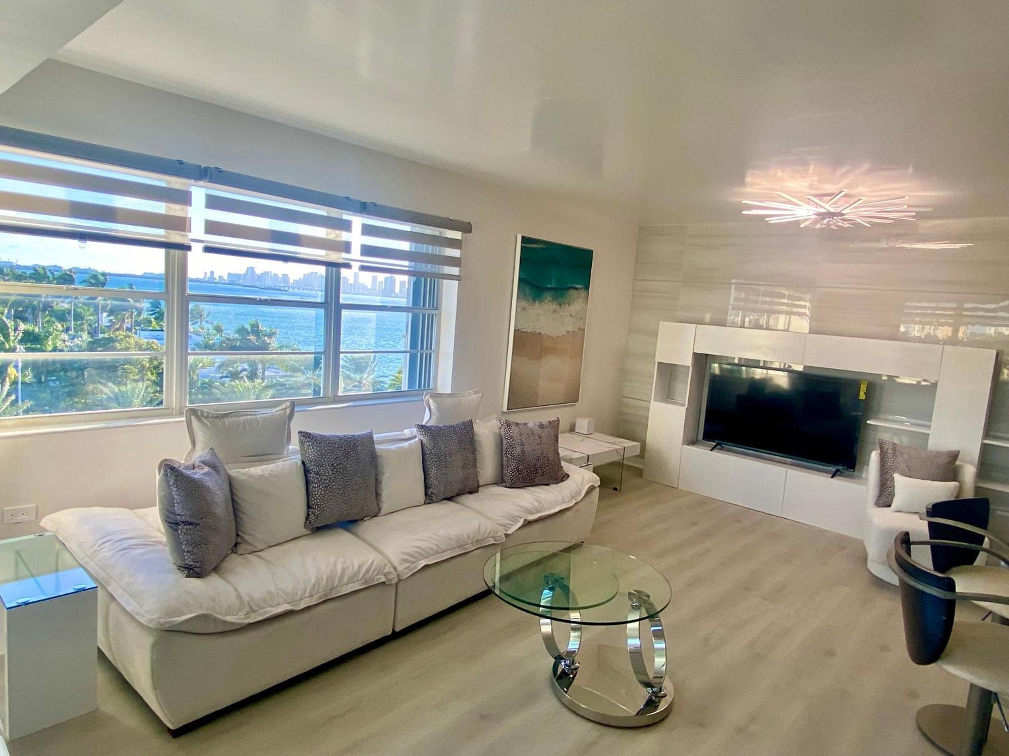 Panoramic Luxurious Waterfront One Bedroom Apartment With Miami Skyline View Free Parking 5Min Drive To Miami Beach Extérieur photo