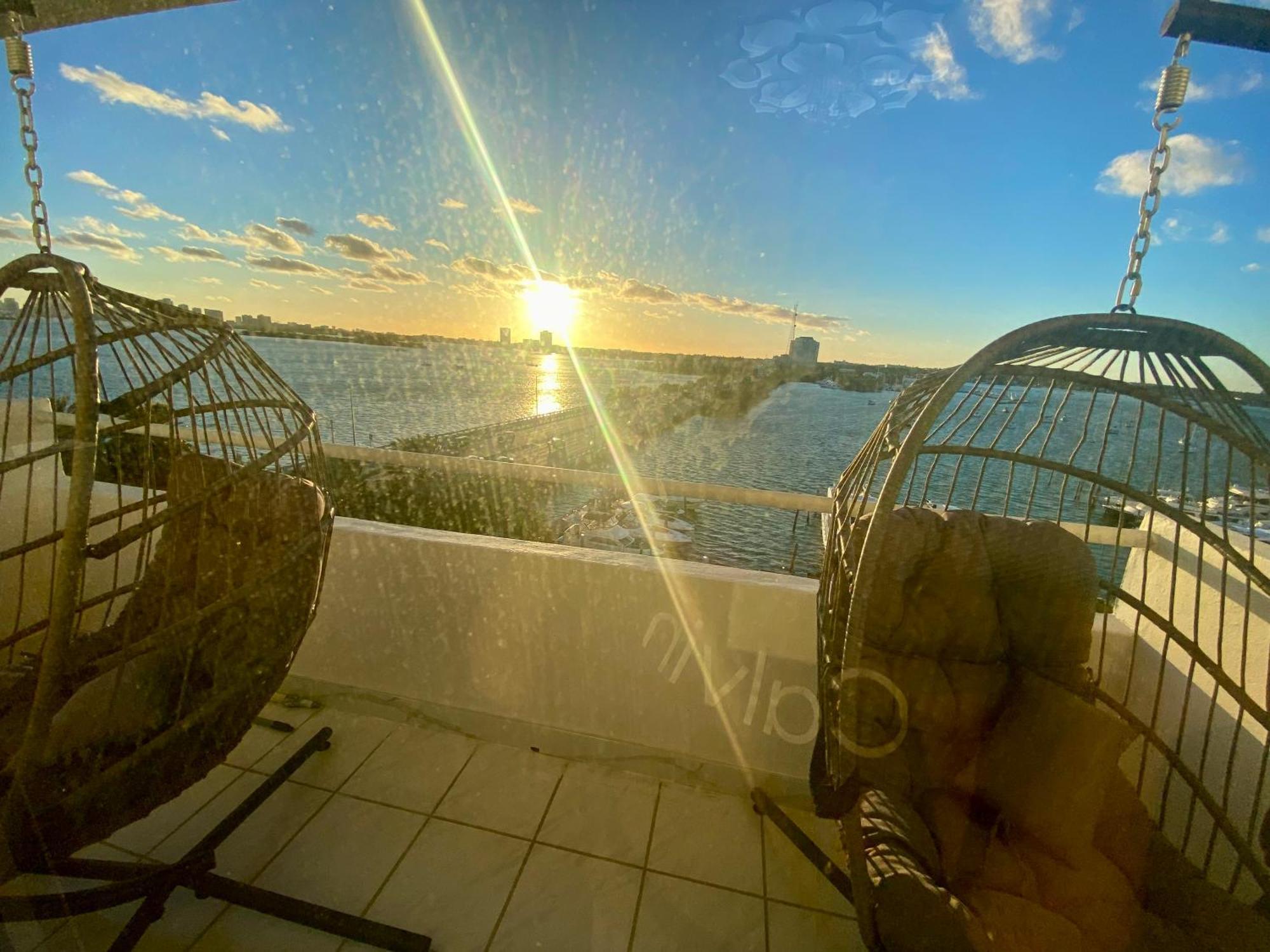 Panoramic Luxurious Waterfront One Bedroom Apartment With Miami Skyline View Free Parking 5Min Drive To Miami Beach Extérieur photo